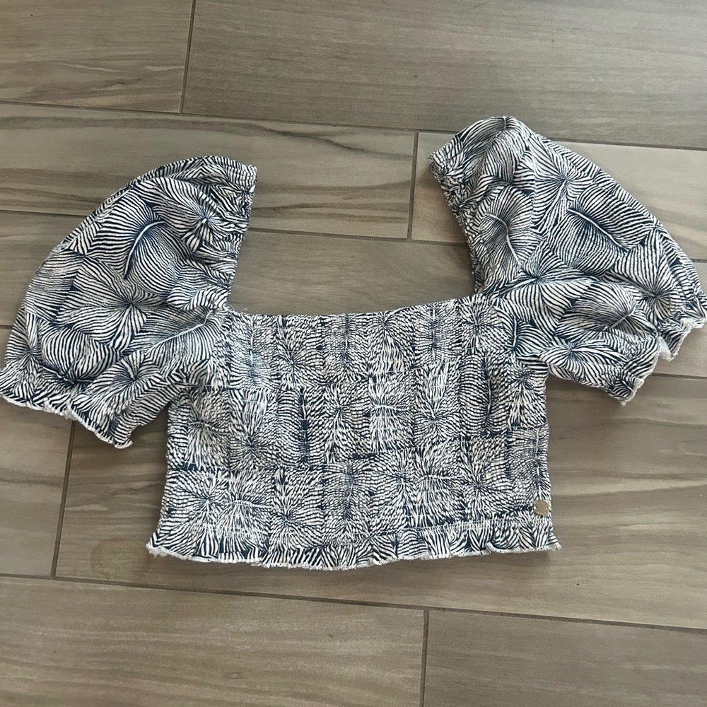 Roxy puff sleeve smocked cropped top, size S